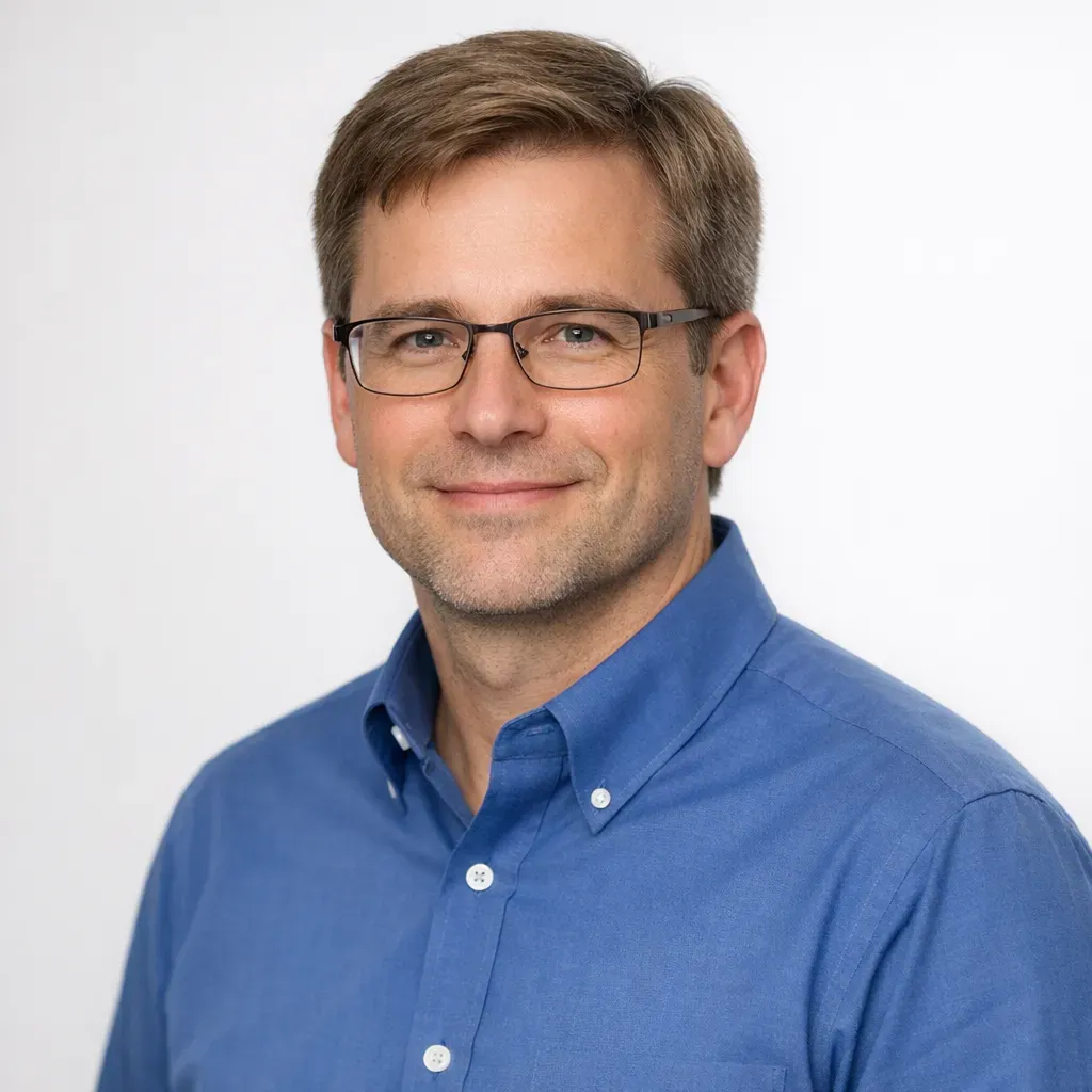 Patrick Holloway headshot